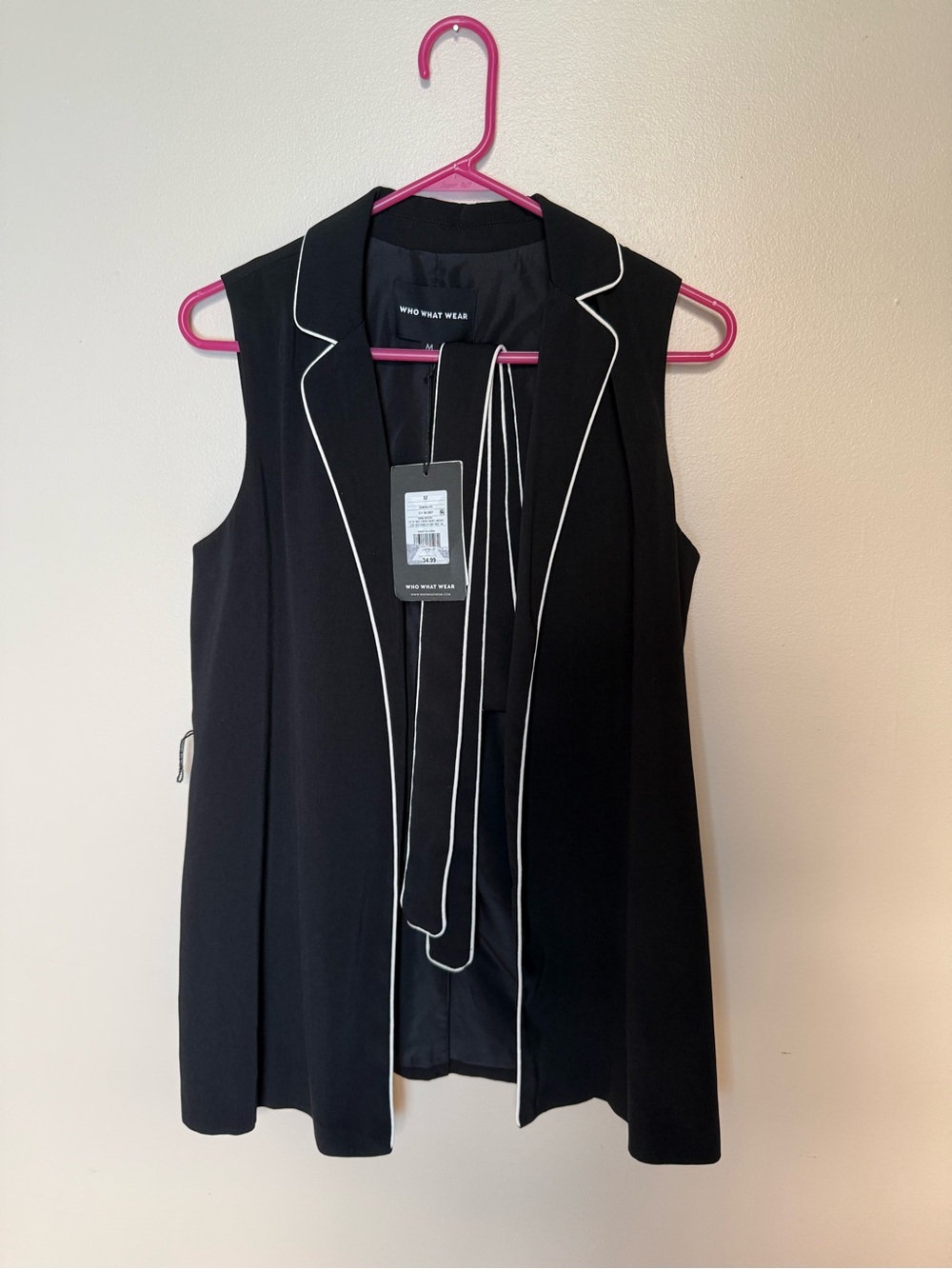 Who What Wear Black Vest with White Piping NWT medium